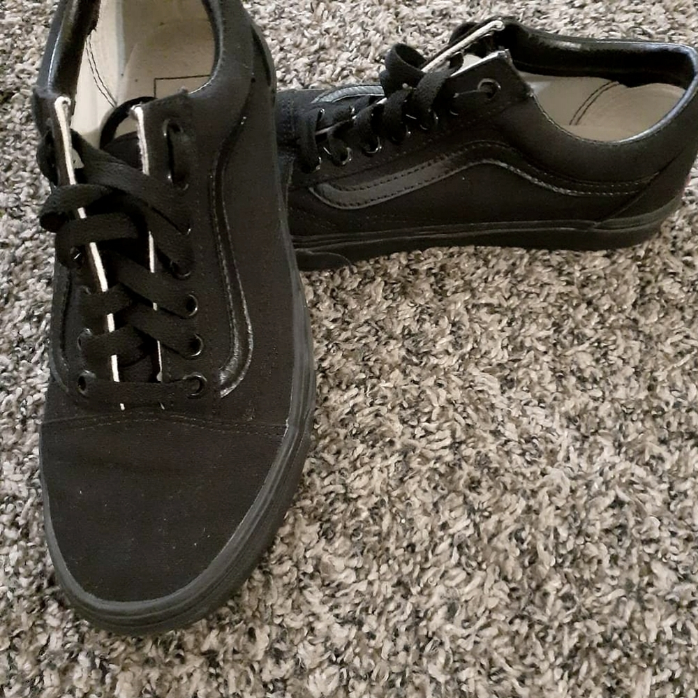 Van's all black size 8.5
